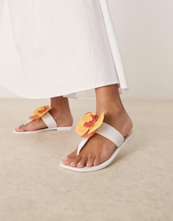 エイソス レディース シューズ サンダル ASOS DESIGN Flutter orchid flower jelly flip flop sandals WHITE ホワイト