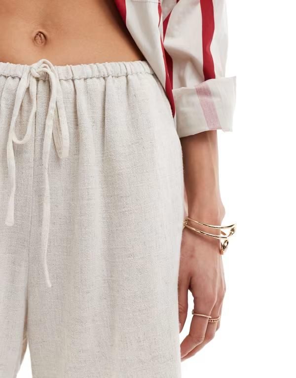 ミスセルフフリッジ レディース ボトムス ハーフパンツ・ショーツ ショートパンツ リネン Miss Selfridge linen blend drawstring shorts in stone Stone ストーン