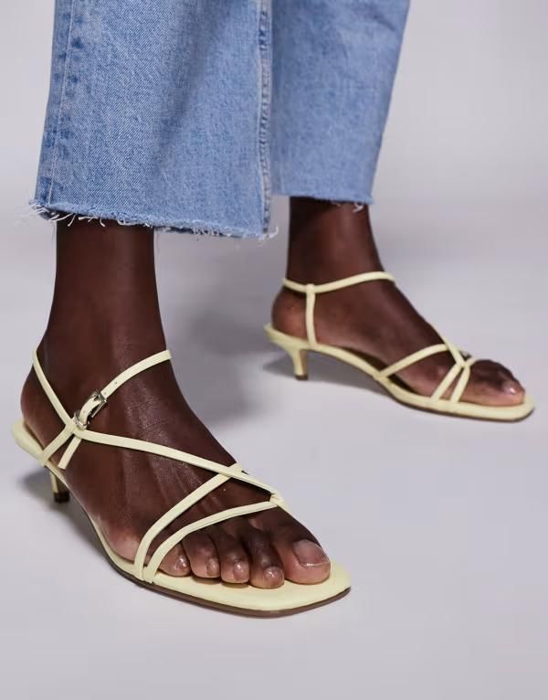 パブリックデザイア レディース シューズ サンダル Public Desire Glint strappy barely there sandals in yellowイエロー