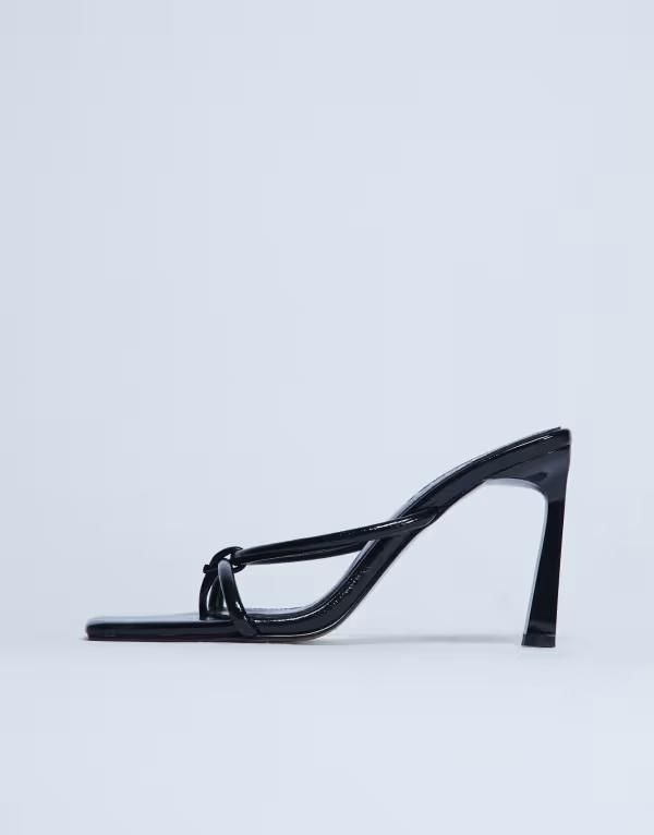 トップショップ レディース シューズ サンダル ヒール Topshop Flora strappy toe loop high heels Black ブラック
