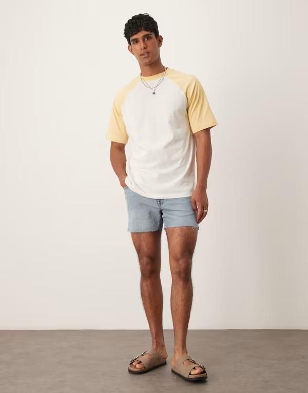 エイソス メンズ ボトムス ハーフパンツ・ショーツ ショートパンツ デニム ASOS DESIGN shorter length slim denim shorts with rip detail in light wash LIGHT WASH デニム