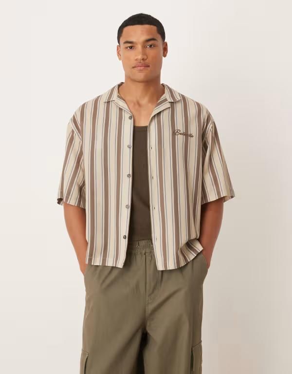 エイソス メンズ トップス シャツ ASOS DESIGN boxy oversized camp collar striped shirt with chest embroidery BROWN ブラウン
