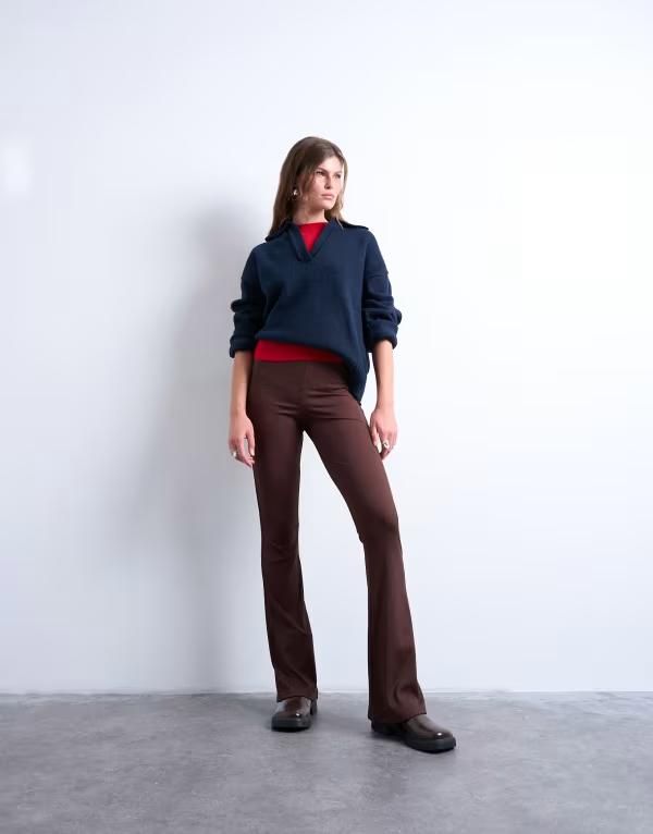 トップショップ レディース ボトムス カジュアルパンツ リブニット パンツ ニット Topshop skinny rib knit flared pants in chocolate CHOCOLATE BROWN ブラウン