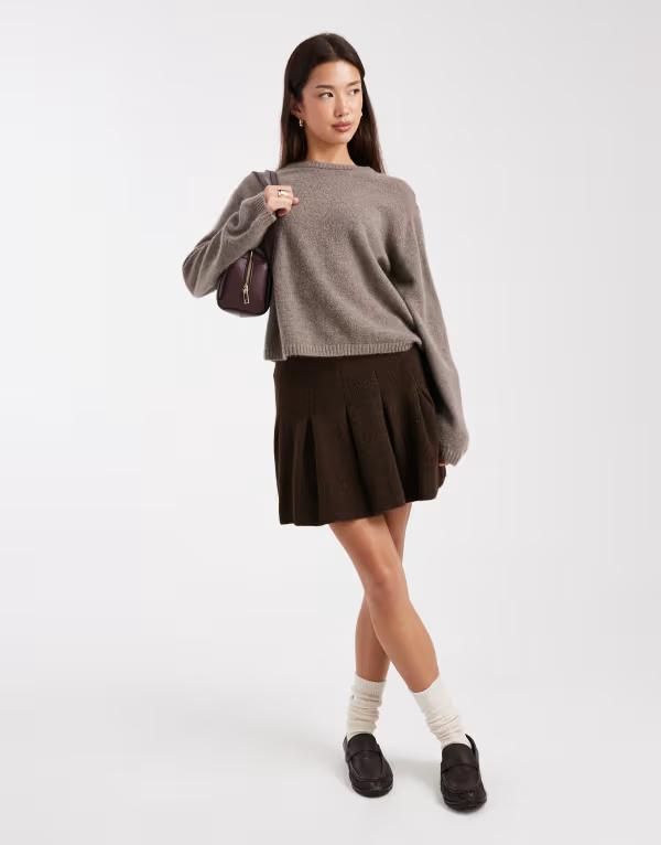ミスセルフフリッジ レディース ボトムス スカート プリーツ ミニ ニット Miss Selfridge pleated knit mini skirt in chocolate Chocolate チョコレート