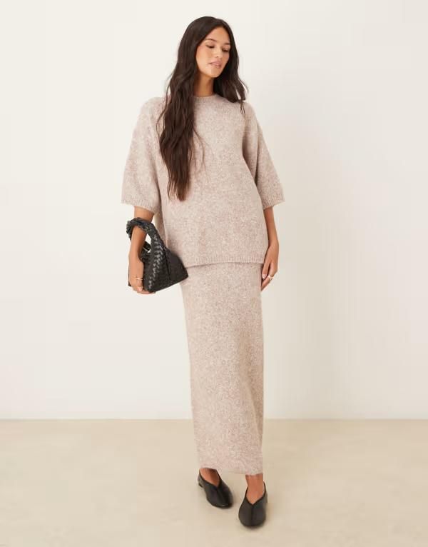 エイソス レディース ボトムスカート ニット ASOS DESIGN knit fluffy midaxi skirt in mushroom part of a set Mushroom
