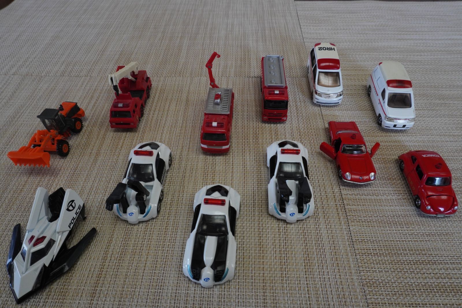 ミニカー 12台セット - メルカリ
