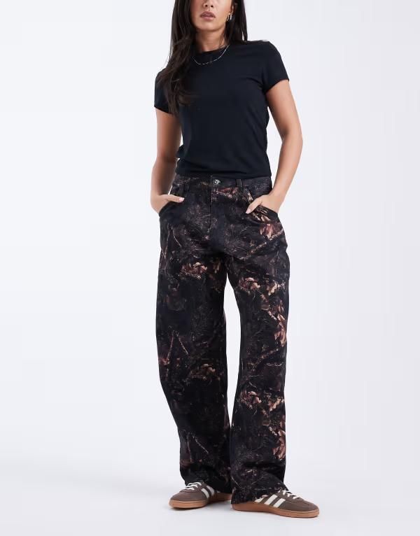 コルージョン レディース ボトムス デニムパンツ プリント ジーンズ COLLUSION x002 baggy jeans in tree camo print Camo print