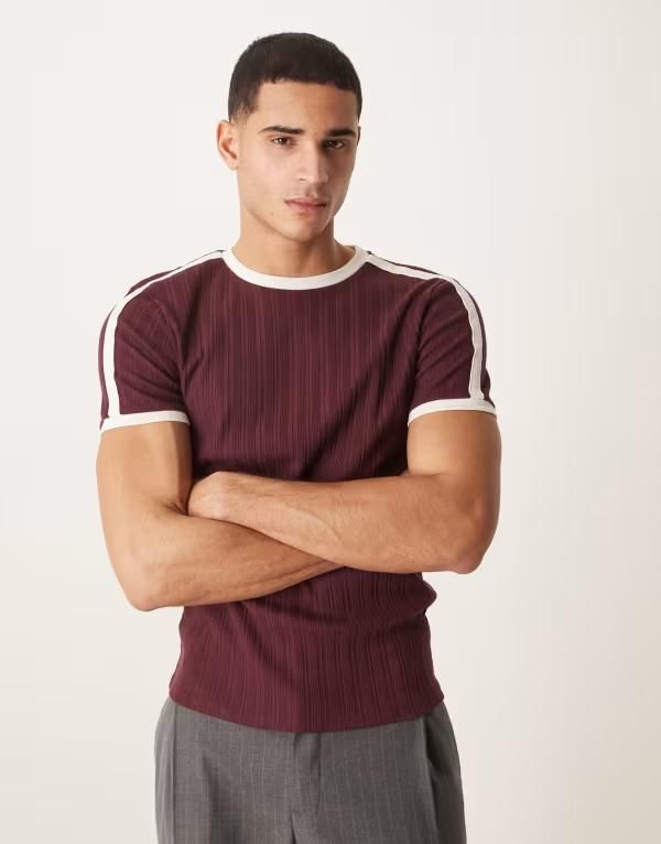 エイソス メンズ トップス Tシャツ クルーネック コントラスト ASOS DESIGN crew neck muscle fitshirt with contrast panel texture Port royale バーガンディ