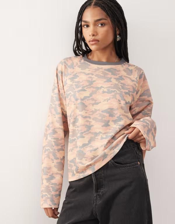 コルージョン レディース トップス Tシャツ ニット COLLUSION antifit waffleknit long sleeve top in camorange camo オレンジ