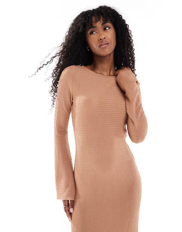 ヴェロモーダ レディース トップス ワンピース マキシワンピース マキシ Vero Moda textured bell sleeve maxi dress in mocha Mocha mousse モカ