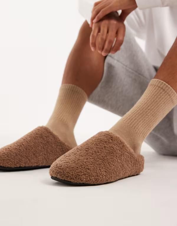 エイソス メンズ シューズ サンダル ASOS DESIGN mule slippers in tan borg Tan タン