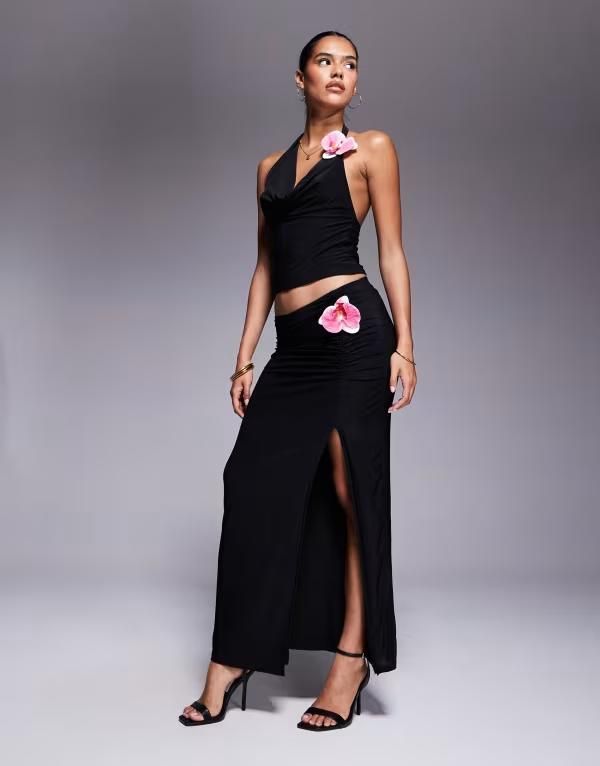 エイソス レディース ボトムスカート フラワー柄 ギャザー マキシ フラワー ASOS DESIGN slinky ruched waist maxi skirt with floral trim detail part of a set Black ブラック