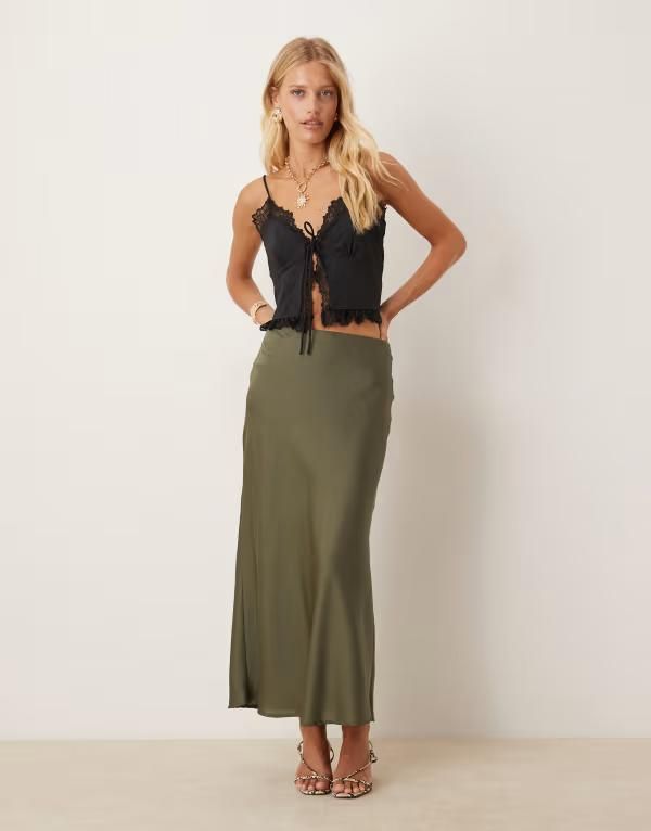 ヴィラ レディース ボトムス スカート サテン マキシ VILA satin maxi skirt in olive Dusty olive オリーブ