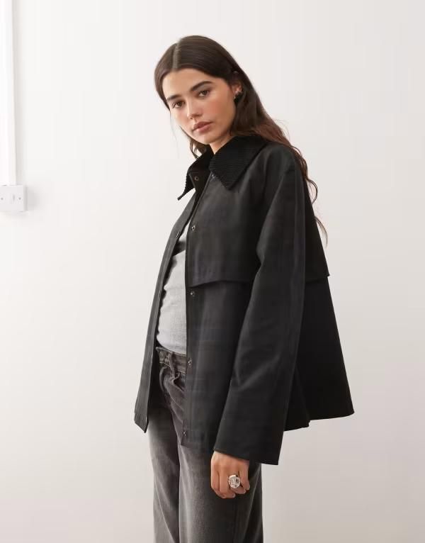 リクレイム ヴィンテージ レディース アウター ジャケット・ブルゾン コーデュロイ プリント クロップド Reclaimed Vintage waxed cropped trench jacket with oversized corduroy collar