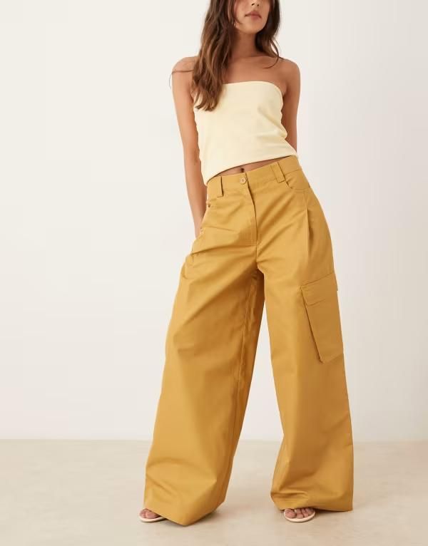 エイソス レディース ボトムス カジュアルパンツ パンツ ASOS DESIGN oversized balloon pants with utility pocket detail in tan Tan タン