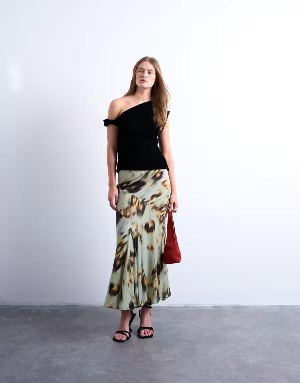 トップショップ レディース ボトムス スカート フラワー柄 ミディ フラワー Topshop cut about midi skirt blurred floral GREEN グリーン