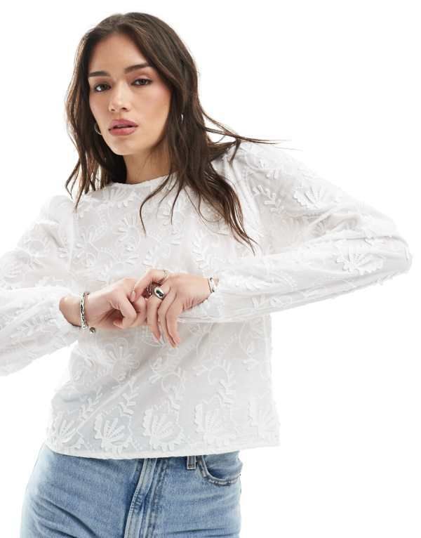 オブジェクト レディース トップス Tシャツ Object long sleeve top with applique Cloud Dancer ホワイト