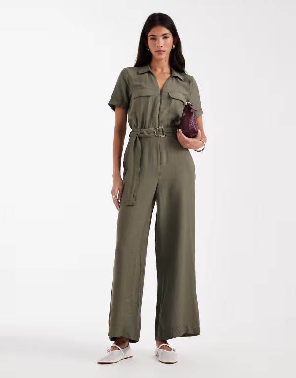 ヴェロモーダ レディース トップス ジャンプスーツ Vero Moda belted waist utility pocket jumpsuit in olive Kalamata グリーン