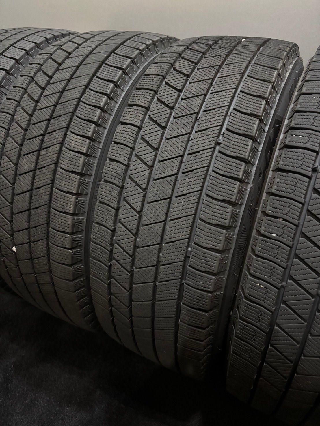 ★205/60R16 BRIDGESTONE/VRX3 24年製 スタッドレス 4本 ブリヂストン ブリザック ノア ヴォクシー ステップワゴン (2-M312)
