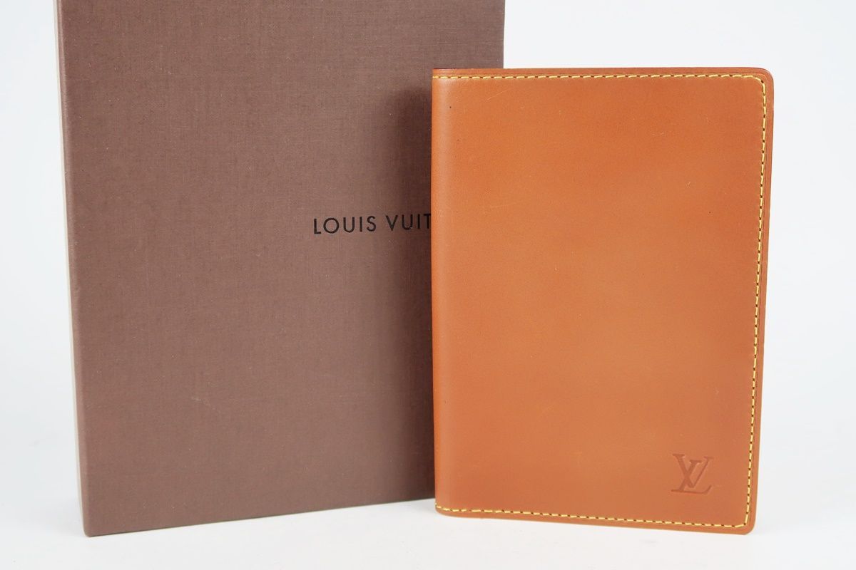 【美品】LOUIS VUITTON ヴィトン ノマド パスポートケース 財布 小物【RT97】