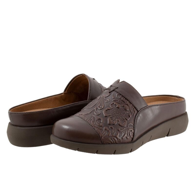 ソフトウォーク レディース シューズ スリッポン・ローファー SoftWalk San Marcos Tooling Brown ブラウン