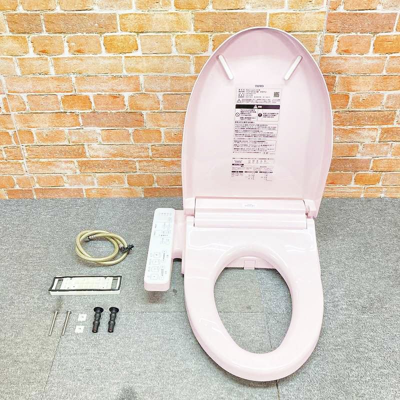 【中古品】【良品】 ☆2022年製☆TOTO リモコン付き☆ 電気温水便座 ウォシュレット シャワートイレ 「TCF6623」 #SR2(パステルピンク) 4E55