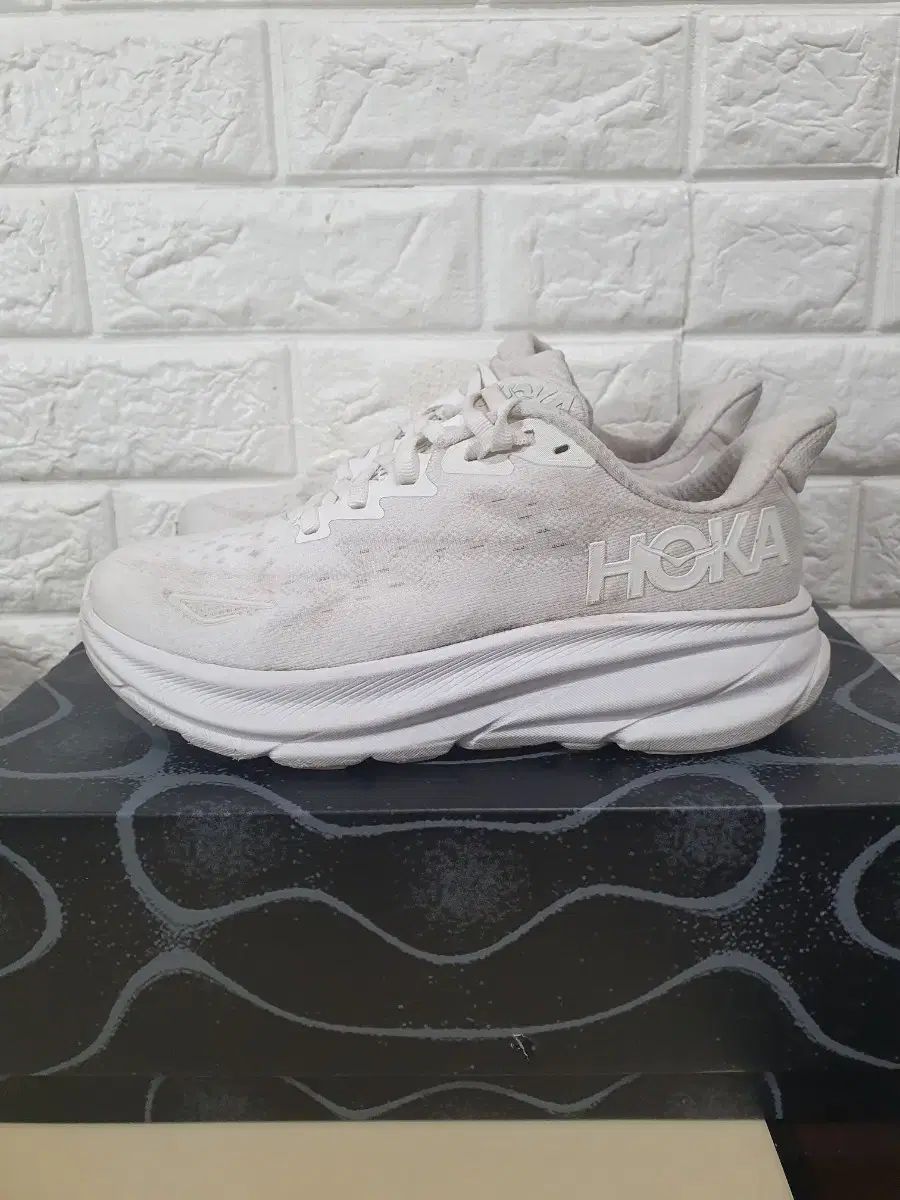 HOKA ONE ONE ホカオネオネ オールホワイト スニーカー
