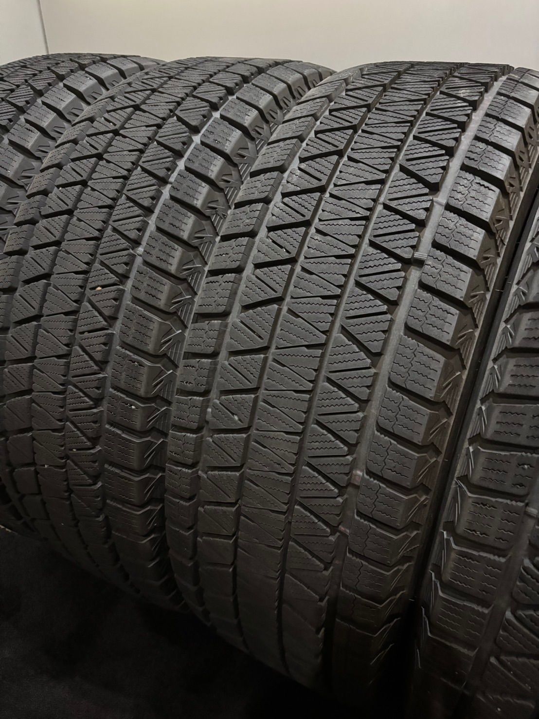 ★265/70R17 BRIDGESTONE/DM-V3 24年製 スタッドレス 4本 ブリヂストン ブリザック FJクルーザー JEEP (南10-M324)