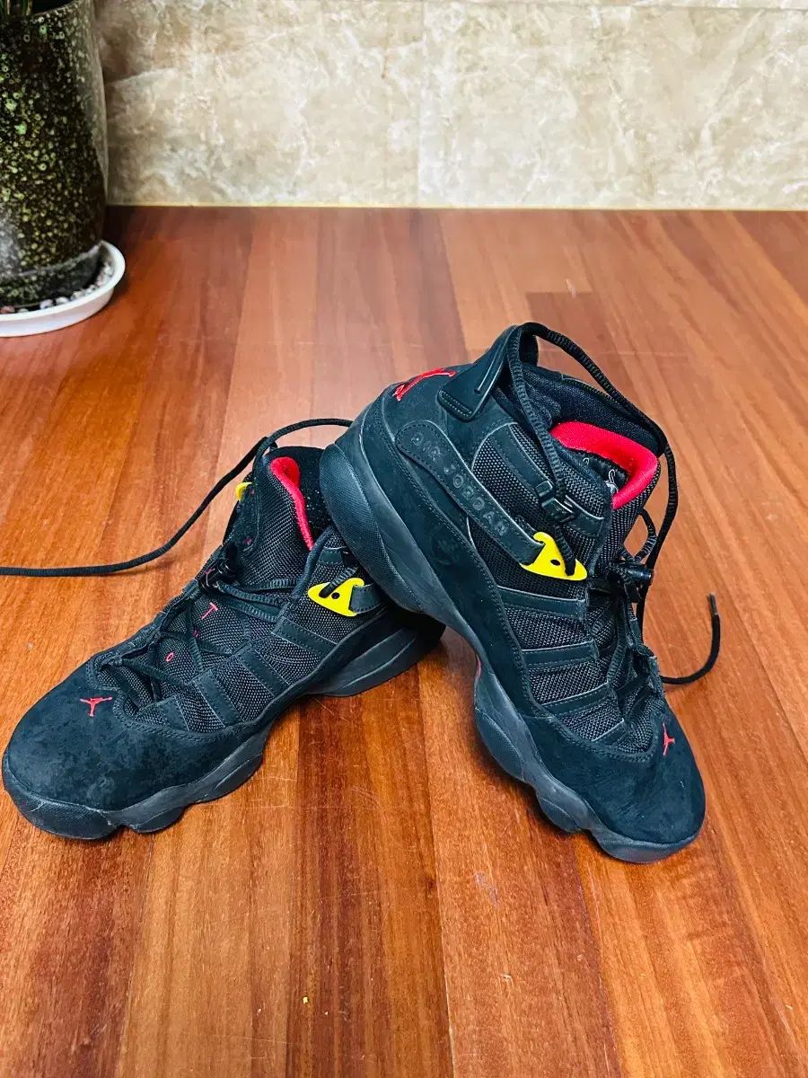 ジョーダン 6 Lynx Black Anthracite 2022