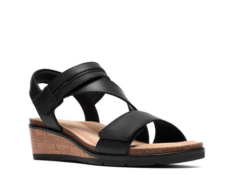 クラークス レディース シューズ サンダル Clarks Kacha Wave Wedge Sandal Black Leather ブラック