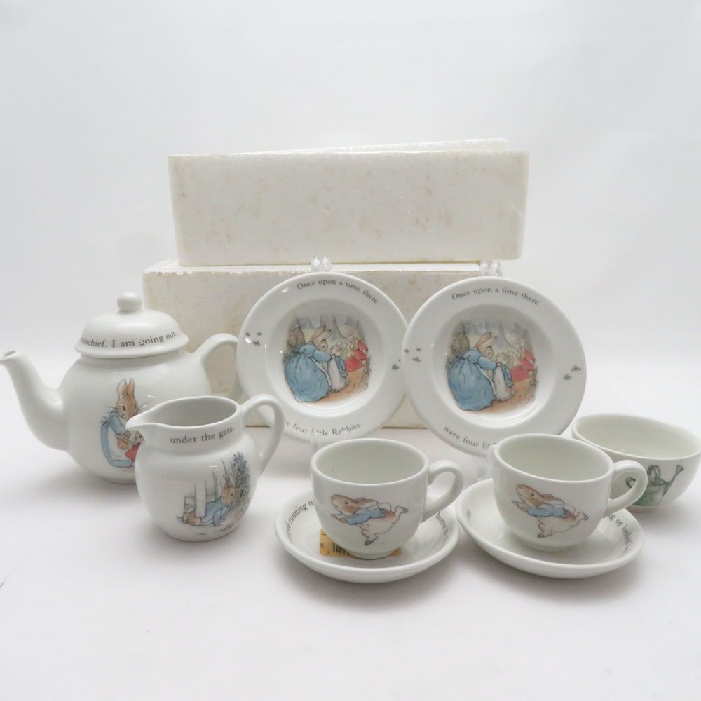 美品 WEDGWOOD ウェッジウッド ピーターラビット チルドレンズ ティーセット ティーポット クリーマー C&S ボウル 小皿 7点 ミニ 子ども キッズプレート 英国 SU14263H2