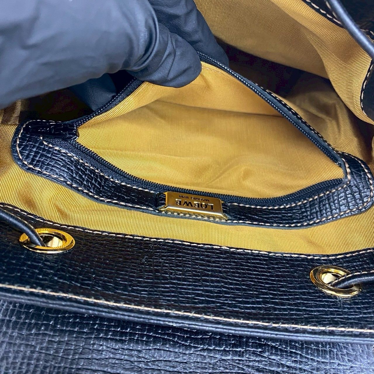 極 美品 LOEWE ロエベ ヴィンテージ ロゴ レザー 本革 ターンロック 