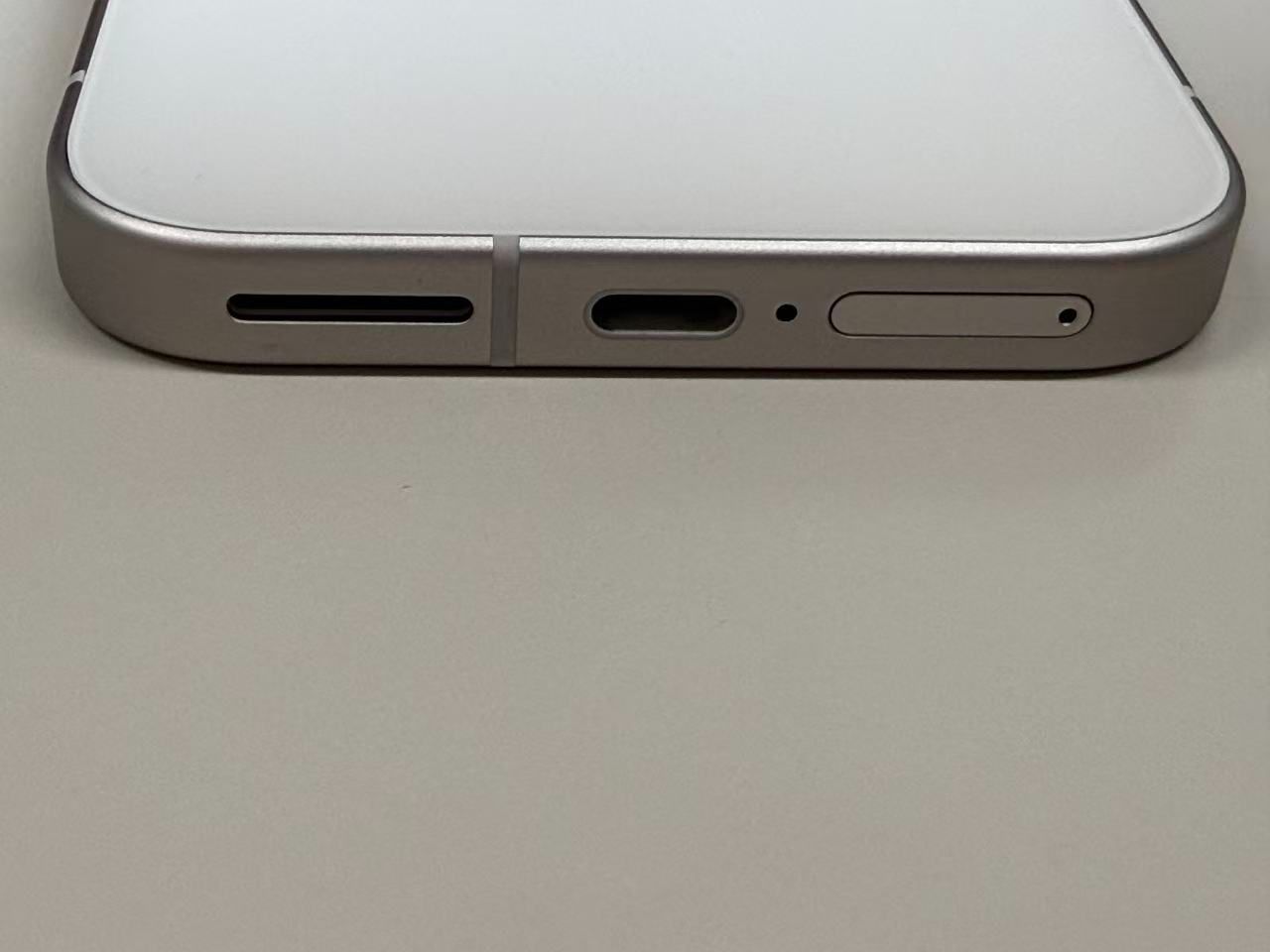 美品 Google Pixel 9a 128GB Porcelain バッテリー100% SIMフリー