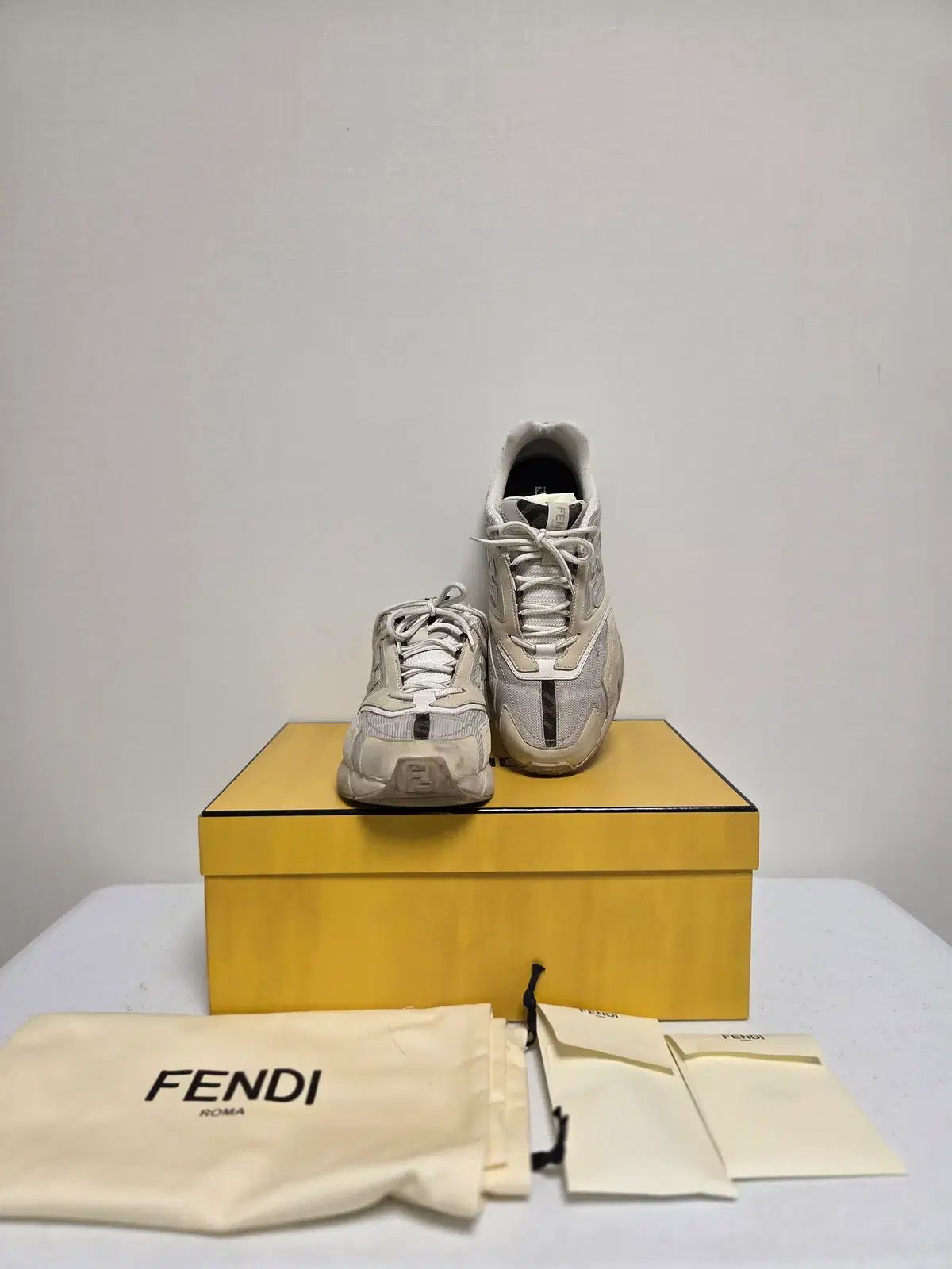 正規品 FENDI フェンディ メンズ スニーカー 8 5 出品