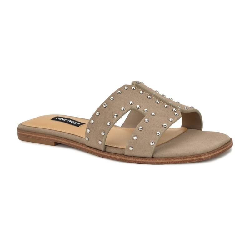 ナインウェスト レディース シューズ サンダル Nine West Giny Womenstudded SlipOn Flat Casual Sandals Light Natural Suede