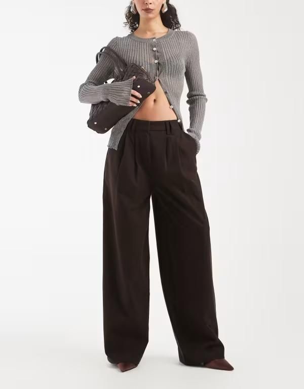 エイソス レディース ボトムス カジュアルパンツ プリーツ ASOS DESIGN lowaist pleated pants in chocolate チョコレート
