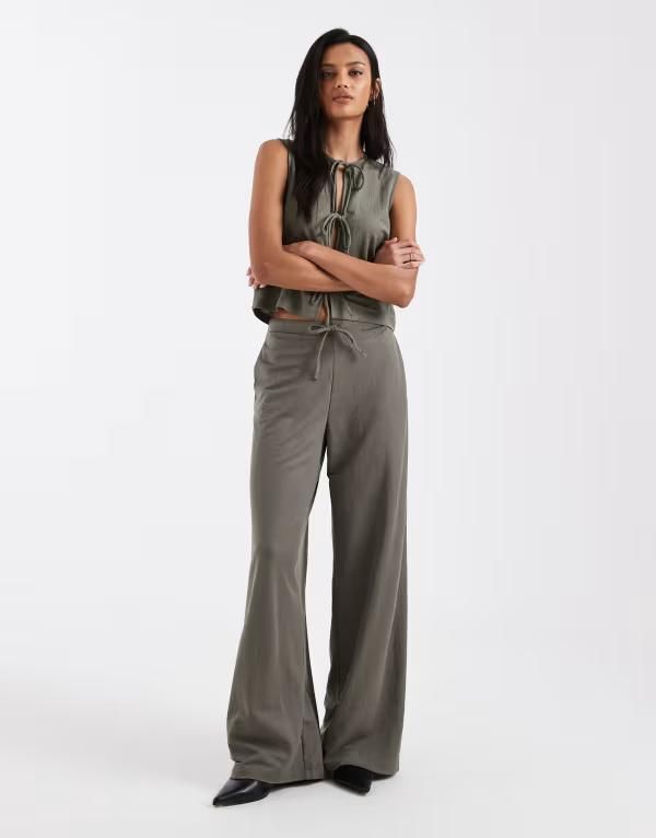 オンリー レディース ボトムス カジュアルパンツ ワイドレッグ ONLY wide leg pull on pants part of a set SMOKEY OLIVE オリーブ