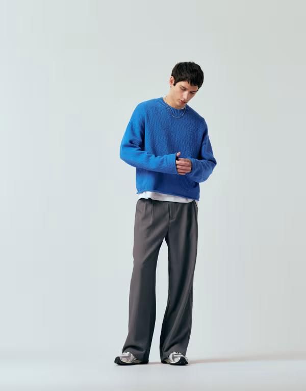 ウィークデイ メンズ アウター ニット・セーター Weekday relaxed knit sweater in bright blue ブルー