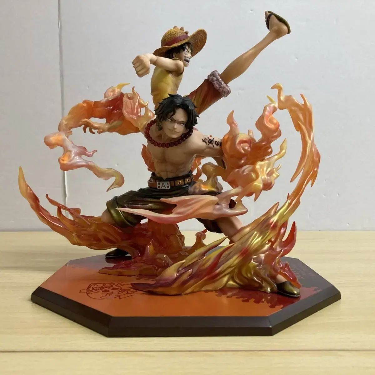 ONE PIECE マキシマム モンキー・D・ルフィ(ルフィ) エース 兄弟 のフィギュア