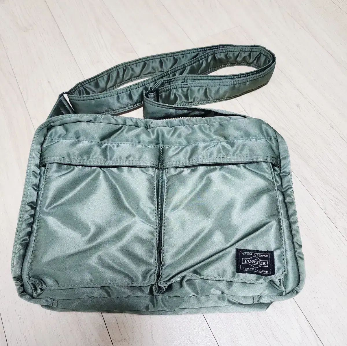 Porter (ポーター) タンカー ショルダーバッグ large (ラージ) セージグリーン