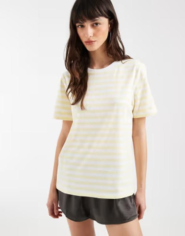 ピーシーズ レディース トップス Tシャツ Pieceshort sleeve boxy Tshirt in pale yellow and white stripe French vanilla ホワイト