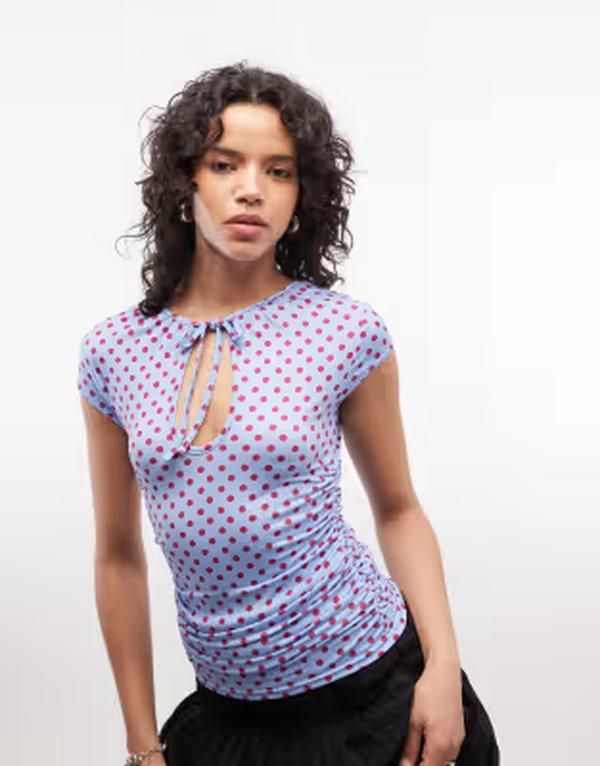リクレイム ヴィンテージ レディース トップス Tシャツ ドット キャップ Reclaimed Vintage keyhole tie cap sleeve top and magenta polka dots Blue polka dot ブルー