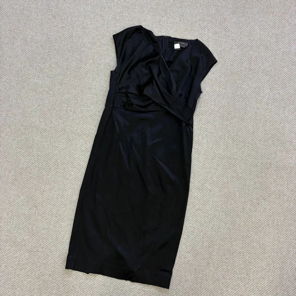 実寸確認 MAX MARA マックスマーラ Vネック Rab(ラブ) ONE PIECE ONE PIECE 0526D