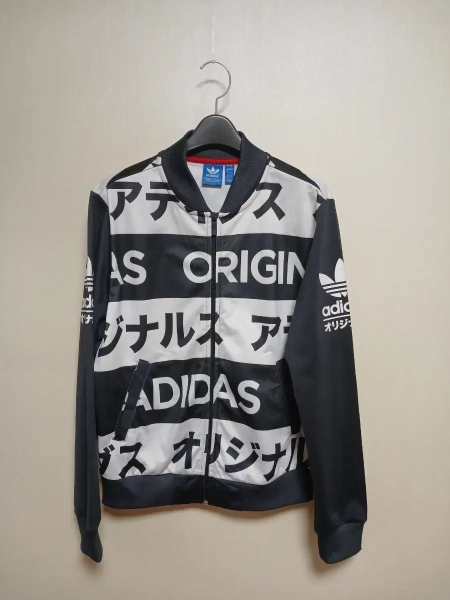 アディダス オリジナル グラフィック ジップアップ ジャケット S
