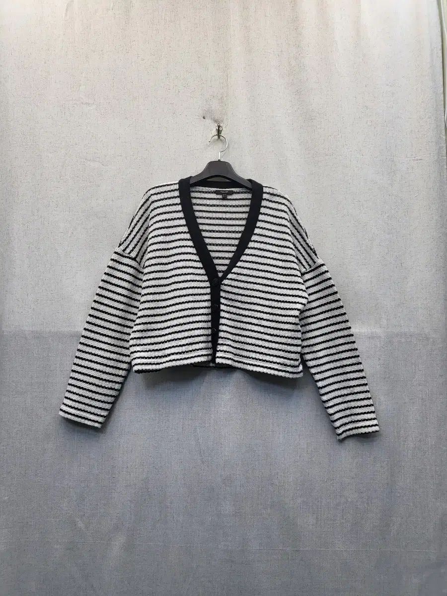 マッシモ ドゥッティ ストライプ クロップド カーディガン