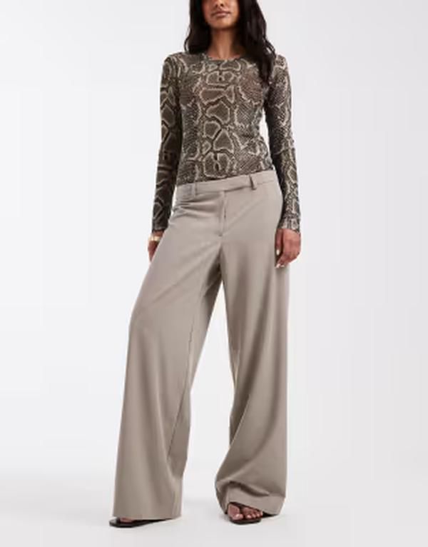 エイソス レディース ボトムス カジュアルパンツ ローライズ ASOS DESIGN low rise 90s tailored pants in stone ストーン