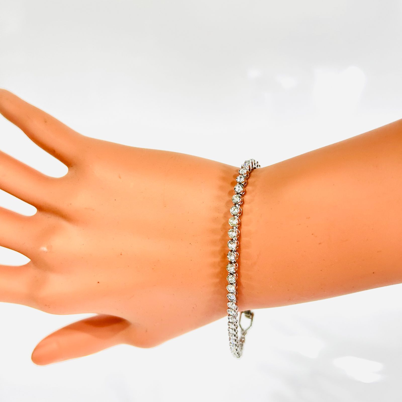 NC3628 スワロフスキー Swarovski テニスブレス ブレスレット 約3mm×17cm アジャスター付き 検i NC3628 スワロフスキー Swarovski テニスブレス ブレスレット 約3mm×17cm アジャスター付き 検i