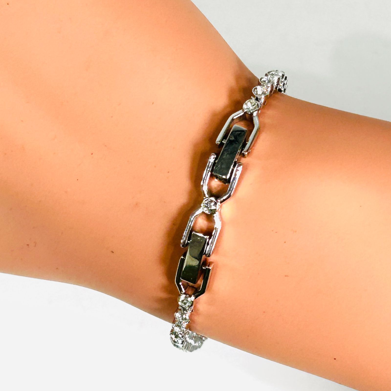 NC3628 スワロフスキー Swarovski テニスブレス ブレスレット 約3mm×17cm アジャスター付き 検i NC3628 スワロフスキー Swarovski テニスブレス ブレスレット 約3mm×17cm アジャスター付き 検i