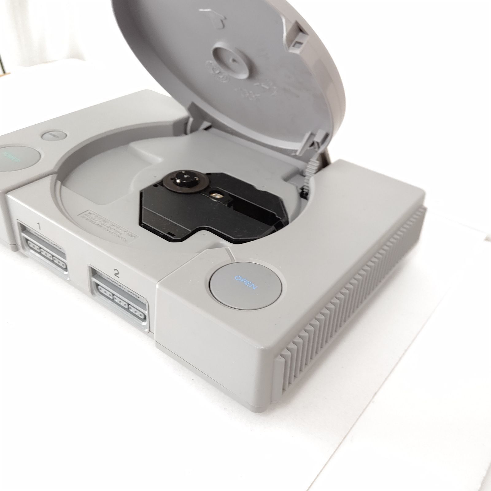 美品 初代 プレイステーション SCPH-7000 ゲーム機 箱セット ソニー 美品 初代 プレイステーション SCPH-7000 ゲーム機 箱セット ソニー