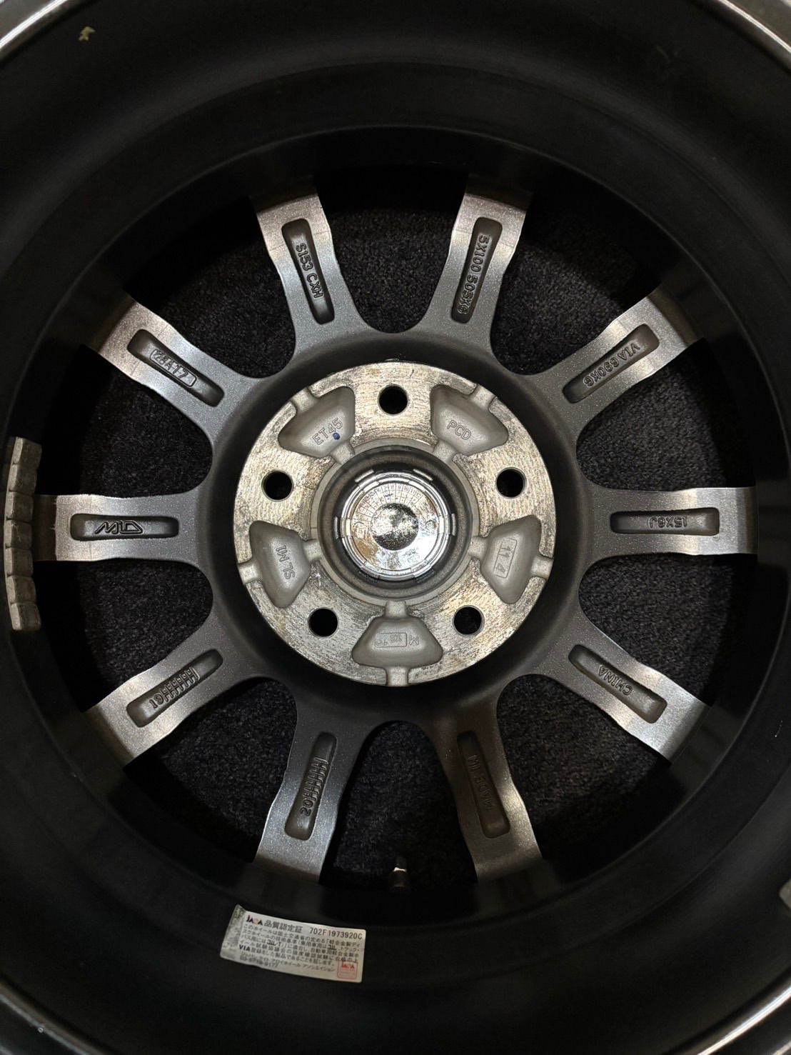 【DUNLOP WM02 195/65R15】スタッドレス【A-TECH SCHNEIDER 15インチ 6J5HPCD114.3+45】20年製 アイシス ヴォクシー ノア等　(MTQ152) クレジットカード QRコード決済可能 ☆195/65R15 DUNLOP/WINTER MAXX WM02 21年製 SCHNEIDER 15インチ 6J +
